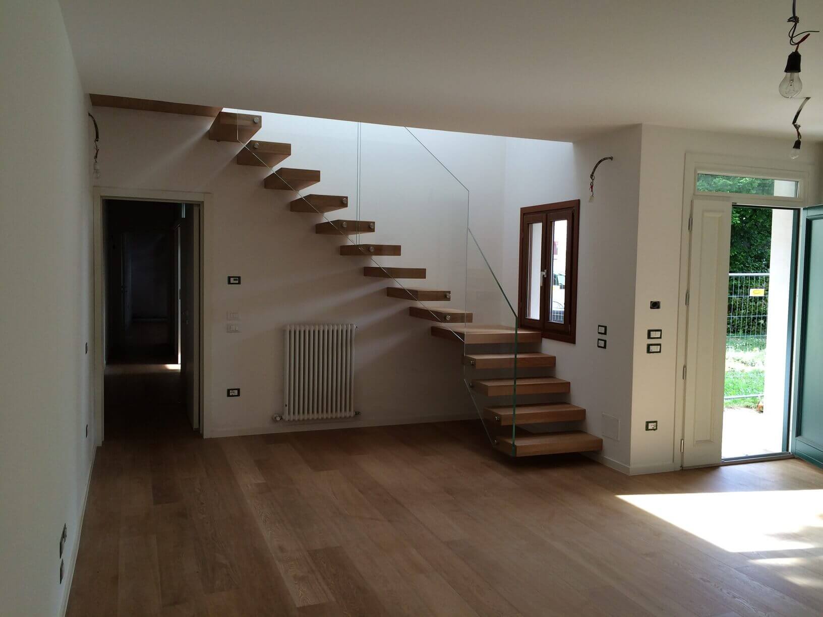 Pavimentazione e scale in legno